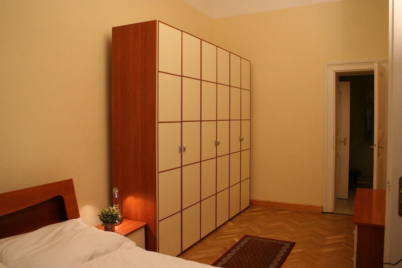 Walking Bed Budapest Hostel Ngoại thất bức ảnh