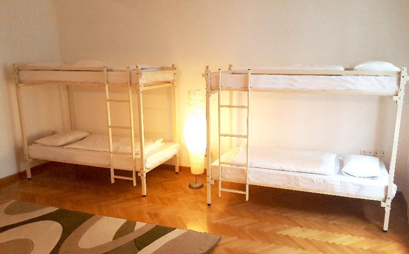Walking Bed Budapest Hostel Ngoại thất bức ảnh